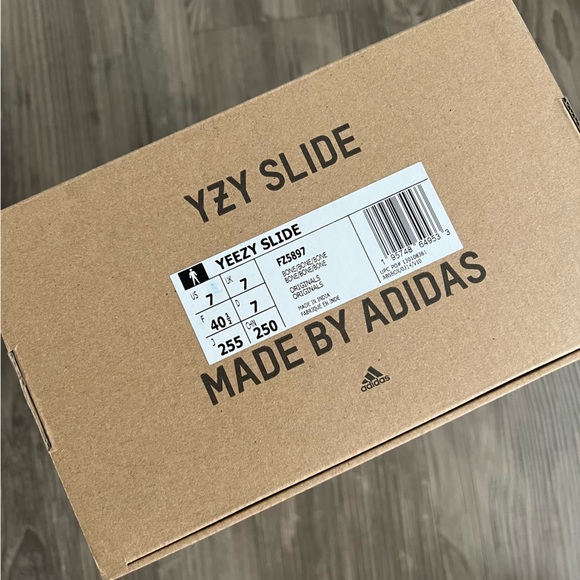 YEEZY SLIDE Bone Off White - Picture 9 of 11